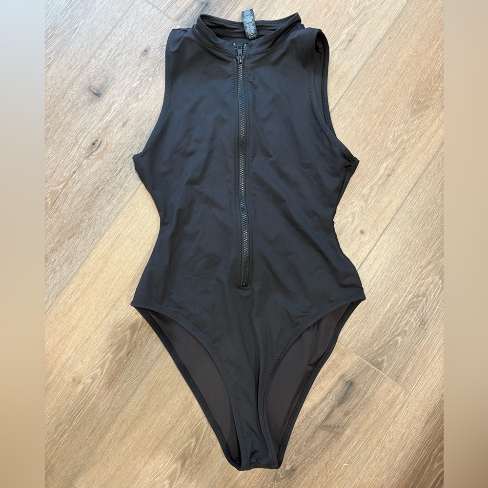 Skims zip one piece swimsuit size medium!